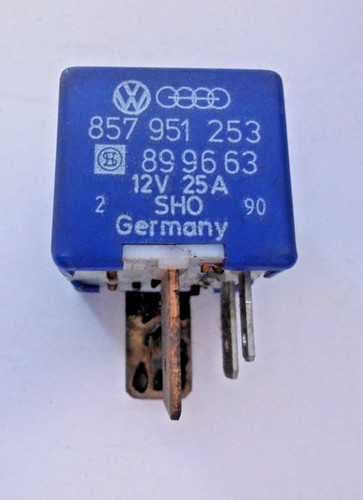 Relais 857 951 - 67,